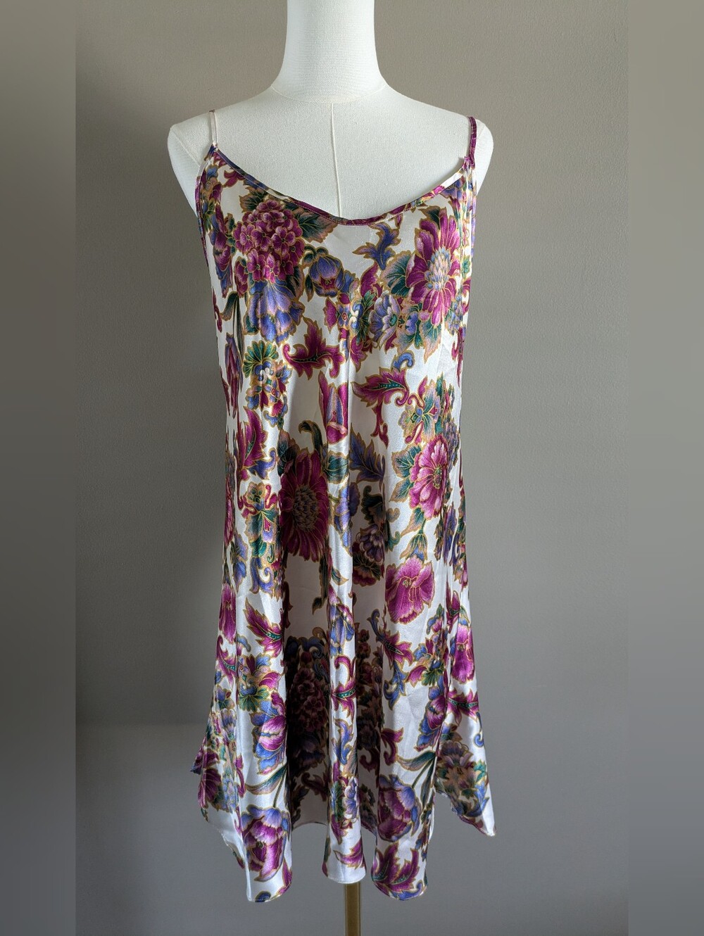 Vintage 1990s Gloria Vanderbilt Floral Satin V-Neck Cami Chemise Nightgown